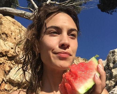 娱乐圈最火的吃瓜,揭秘明星背后的惊人真相！